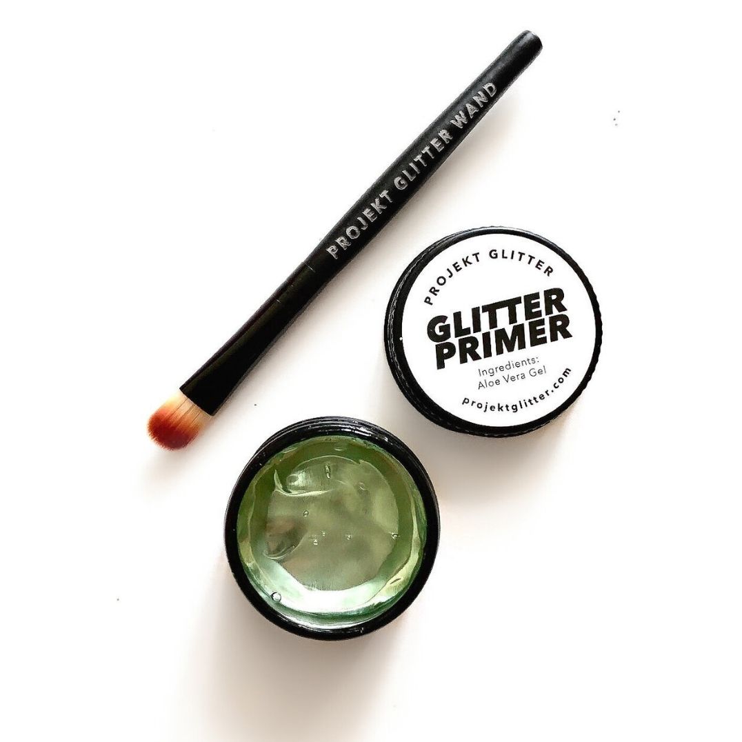Bio Glitzerkleber - erlebe die perfekte Mischung aus Glanz und Hautpflege mit unserem sanften und feuchtigkeitsspendenden Aloe Glitzerkleber.